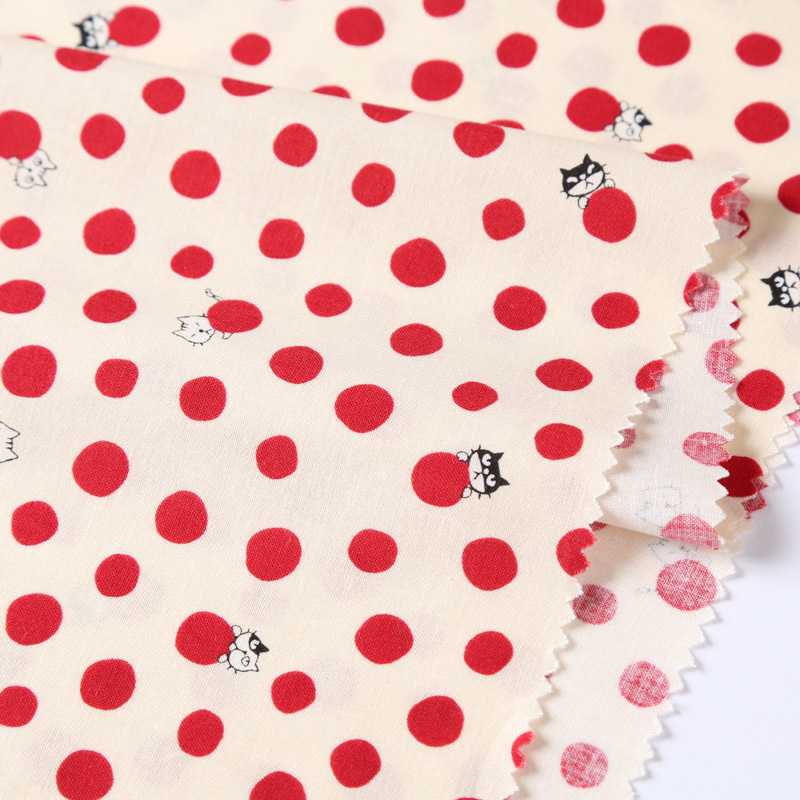 小花柄 8850-505 スケアー生地に水玉と猫(動物)が描かれています / Small floral pattern 8850-505 Polka dots and cats (animals) are drawn on the scare fabric.
